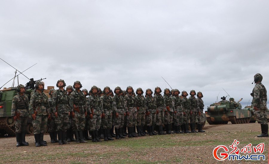 海拔4700米 "小黑豹"带你看不一样的风景