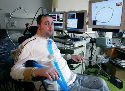 脑机接口|吊打上司，独占女神，马斯克说一年就将植入人脑的脑机接口有多神