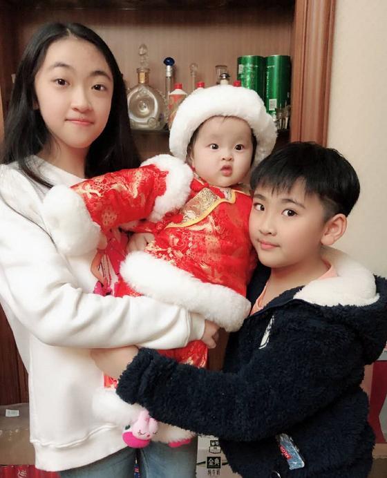 对于蒋中一来讲,年纪轻轻便到达了事业巅峰,她选择急流勇退,重返校园