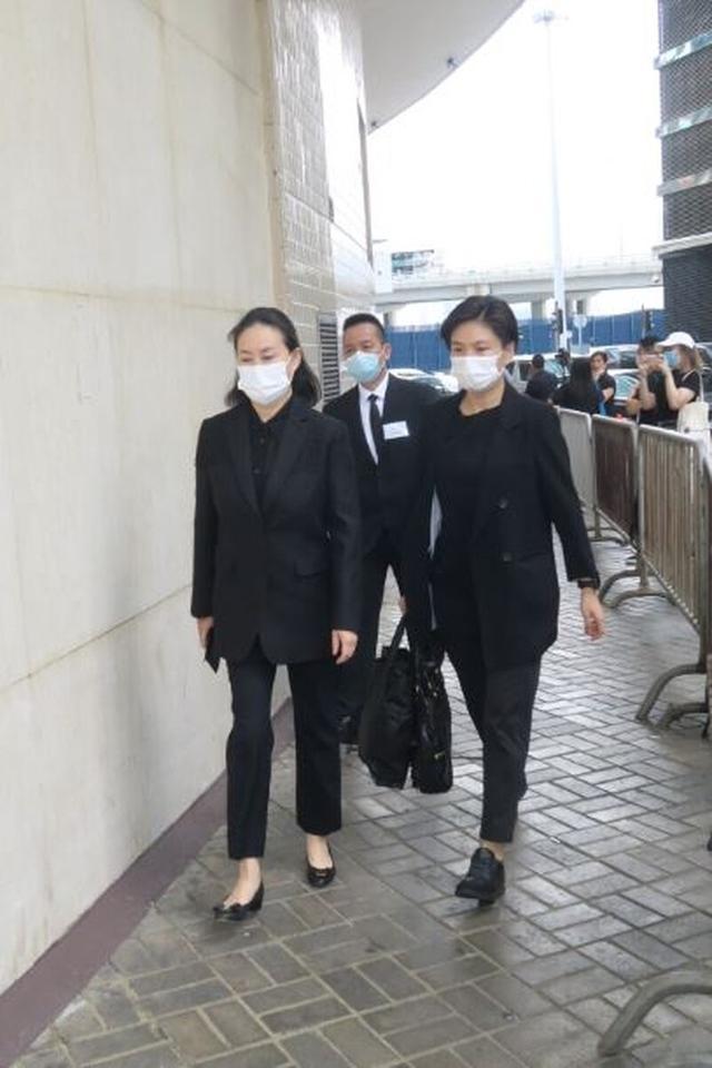 赌王|赌王出殡长孙孙女送别，窦骁何超莲首度牵手，三太四太神情哀伤