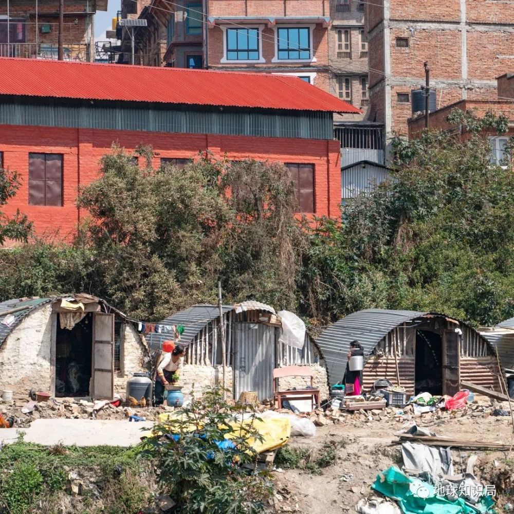 巴西_时政|墙里穷人，墙外富人