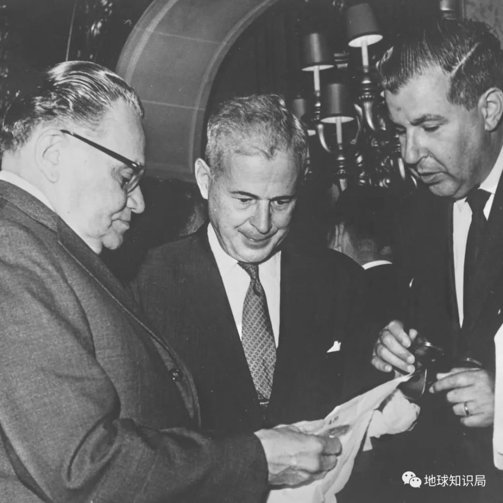 巴西_时政|墙里穷人，墙外富人