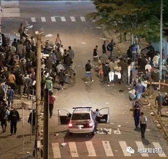 巴西_时政|墙里穷人，墙外富人