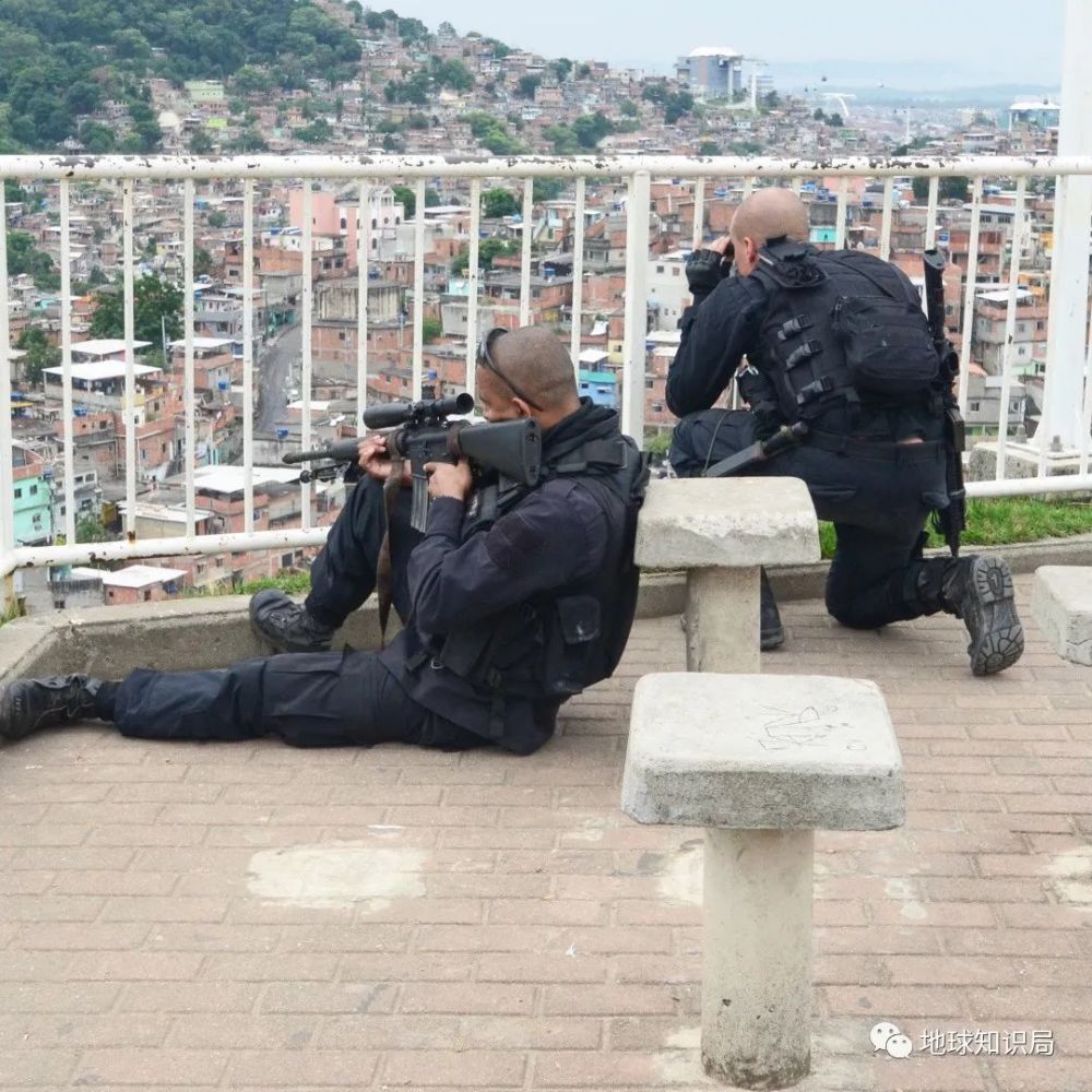 巴西_时政|墙里穷人，墙外富人