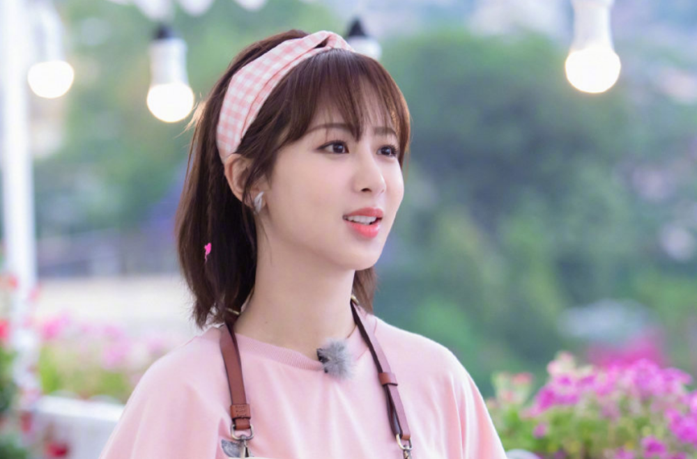 我和我的家乡|《我和我的家乡》曝路透，杨紫王俊凯再合作，“梳头姐弟”齐扮土