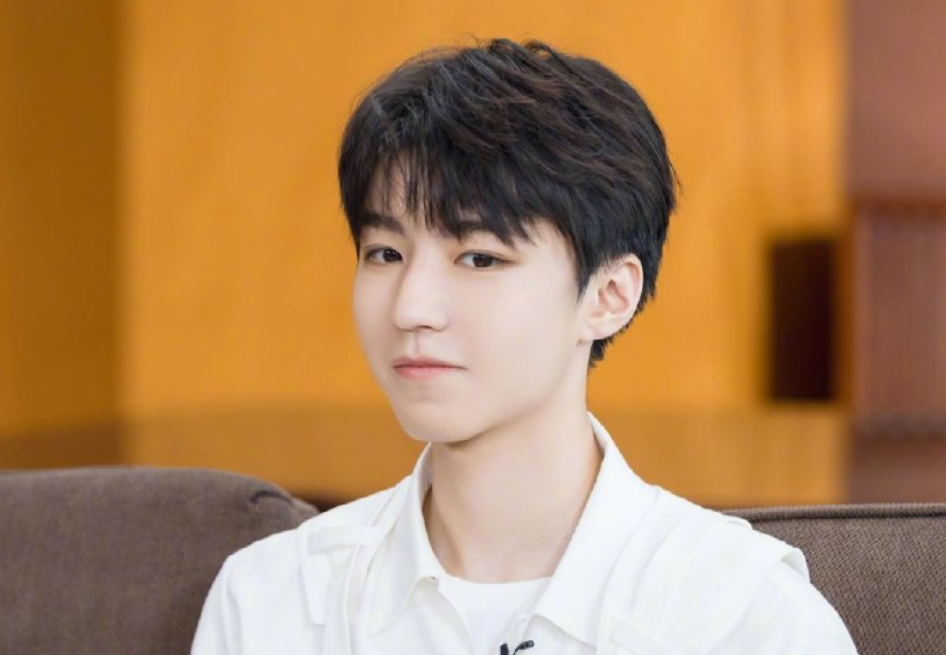 我和我的家乡|《我和我的家乡》曝路透，杨紫王俊凯再合作，“梳头姐弟”齐扮土