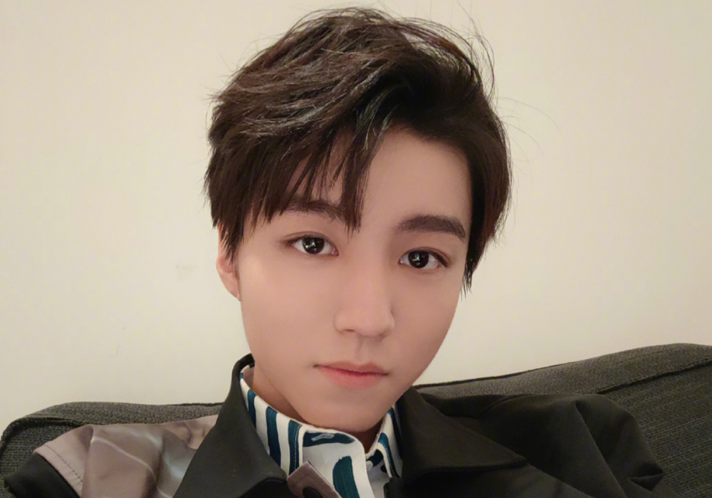 我和我的家乡|《我和我的家乡》曝路透，杨紫王俊凯再合作，“梳头姐弟”齐扮土