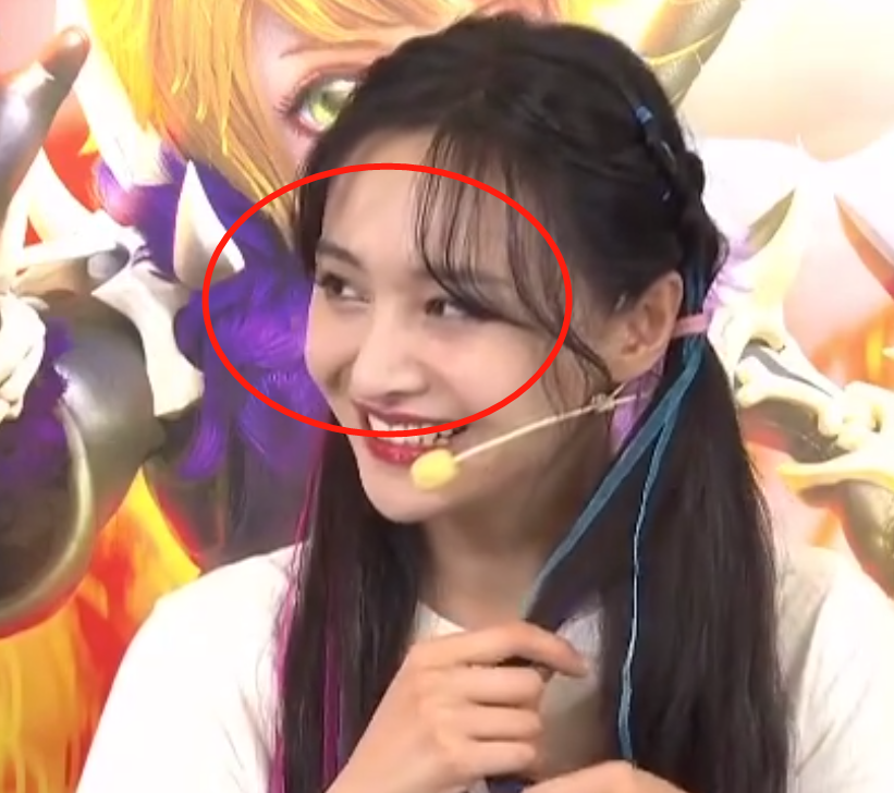 郑爽|郑爽为宣传游戏开直播，失去了精修，无P图下的黑眼圈引热议