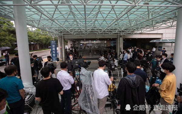 首尔市|首尔市长留下400万负债离世 文在寅送花圈 “特别市葬”举行5天