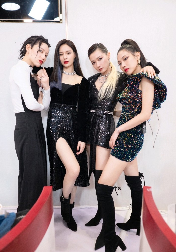 乘风破浪的姐姐|乘风破浪的姐姐二公排名：张雨绮团第一太意外，阿朵4人却被淘汰