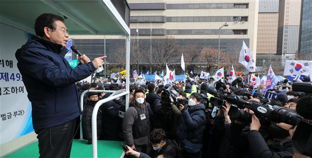 新天地|89岁新天地会长被传唤 曾在首尔市长施压后下跪道歉