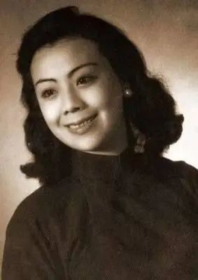 郑秀深爱曹禺56年,看着他爱其他女人39年,却换不来临终前一见