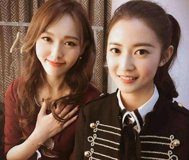 陈钰琪|“忌敏”撒糖？陈钰琪晒照暴露曾舜晞送的礼物，不久前才牵手同台