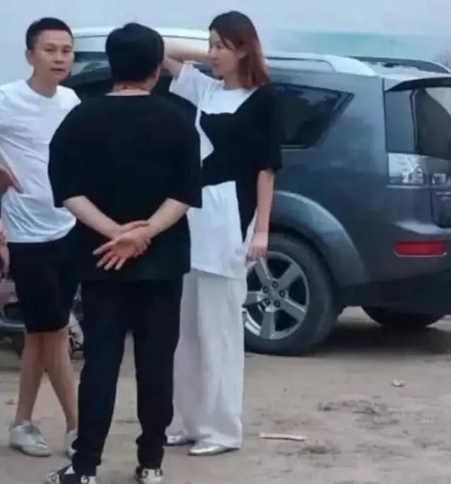 王宝强|王宝强和新欢被传婚讯，马蓉公开喊话王宝强：炒作别带上我！