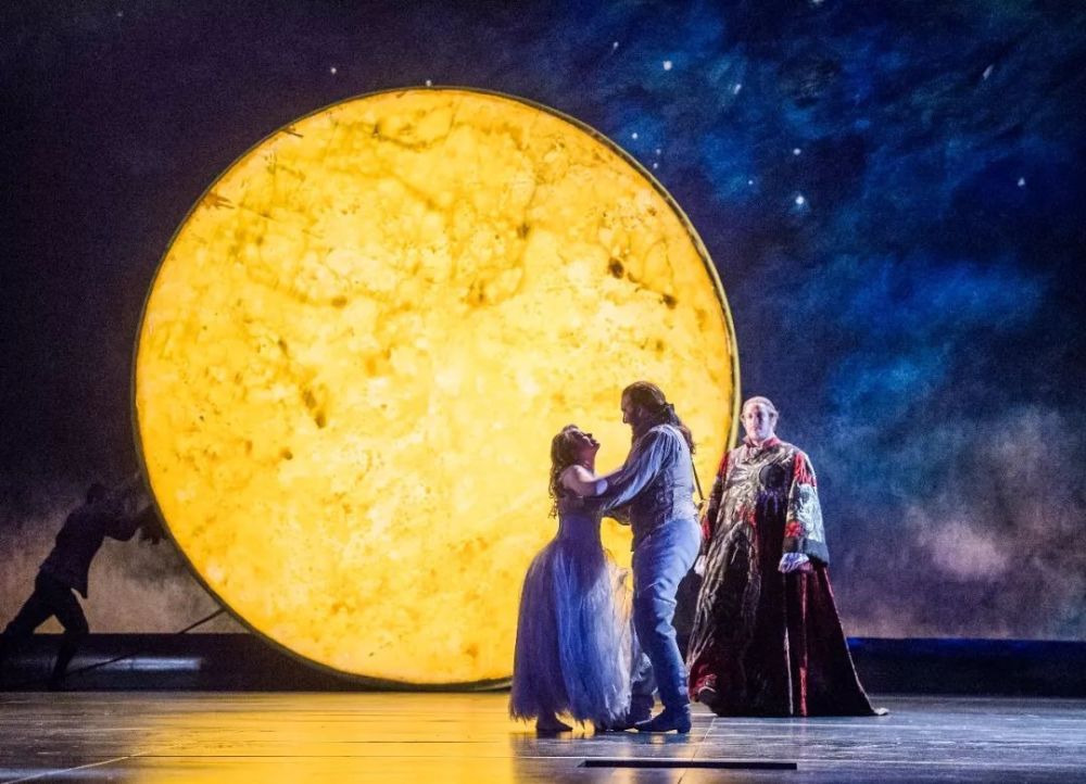 与张文宏一起观剧,莎士比亚著作《奥赛罗》于上海首演