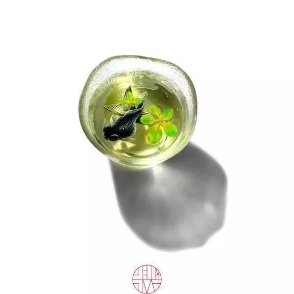 日本人|这个“变态”的日本人，画了12年的金鱼，把金鱼画活了