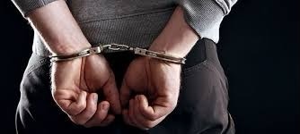 威尼特|印度男子不满妹妹和表弟私奔将二人杀死后挂在树上，又杀弟弟灭口