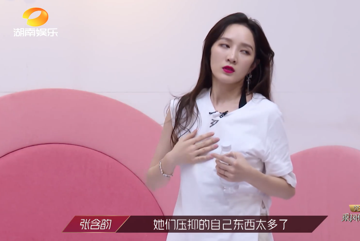 张含韵|张含韵唱哭宁静，孟佳金晨将一手“烂牌”打出王炸效果，逆袭万茜