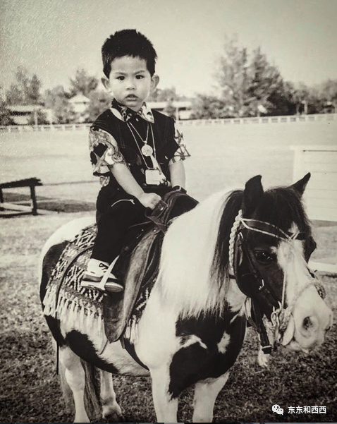 王子|帅气多金的王子没有女友？怪不得百万迷妹为他疯狂……