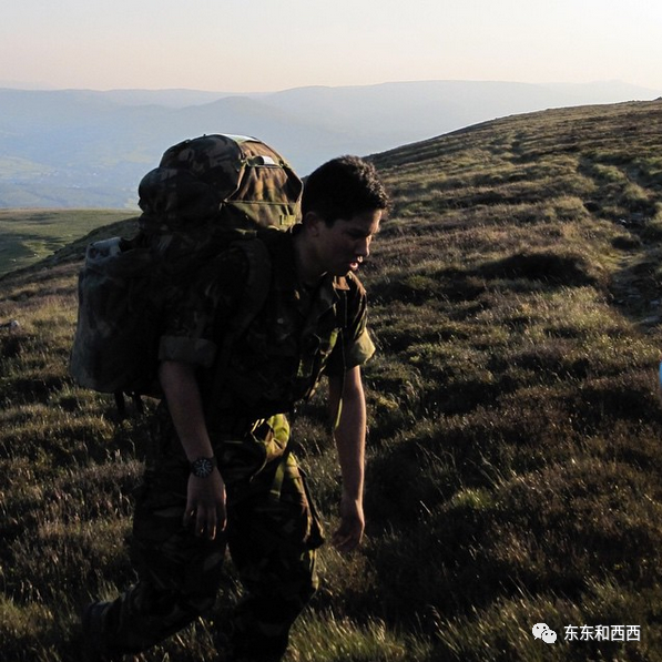 王子|帅气多金的王子没有女友？怪不得百万迷妹为他疯狂……