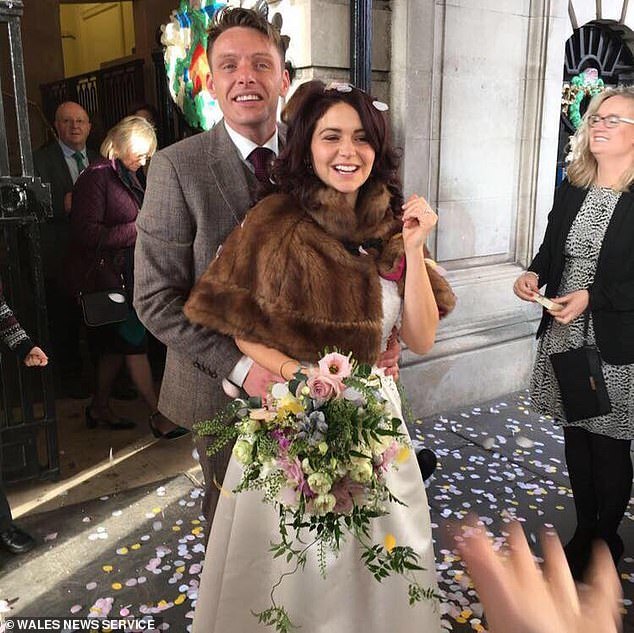 英国_社会|英国产妇哺乳三天大宝宝时沉睡过去，醒来后发现孩子已夭折