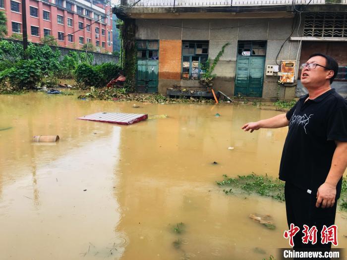 福建邵武洪水倒灌民众被困 回忆惊魂一刻 腾讯新闻