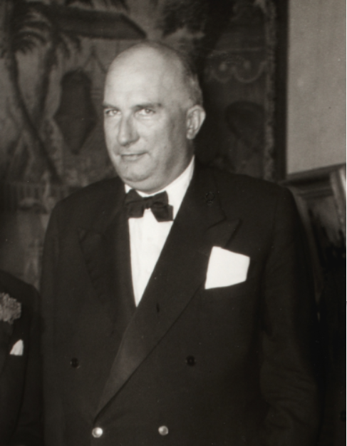 乾隆|这件乾隆玲珑夹层瓶，“玲珑”在何处？