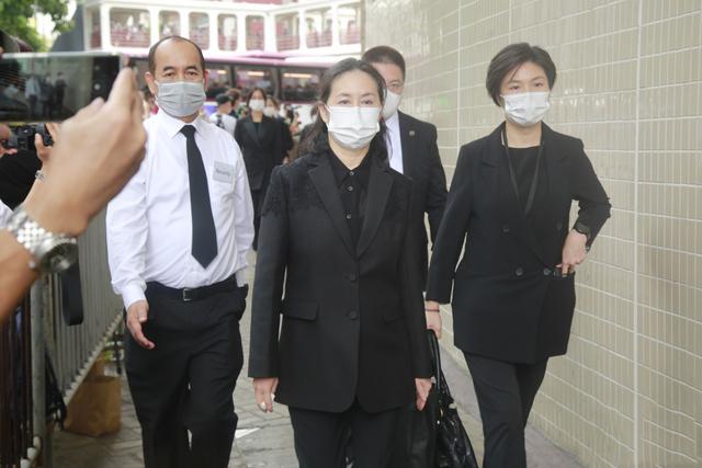 何鸿燊|赌王出殡，奚梦瑶抱长孙送公公入殓，何超仪盼父亲托梦：爸爸不要忘记我们