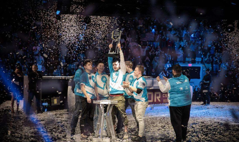 但是总是与冠军失之交臂,"比赛第一,faze第二"已经成了常态,但是niko