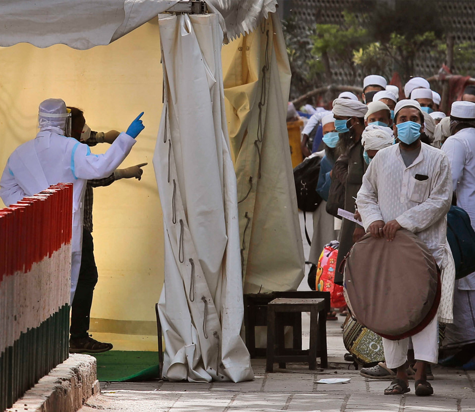 印度国内这下彻底慌了北方大邦遭全面封锁大量军警走上街头