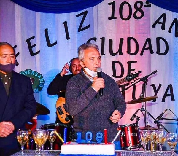 阿纳图亚|阿根廷一市长面临职权滥用丑闻：救护车为其儿子“运送”饮料