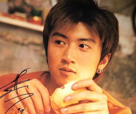 谢贤|赌王葬礼上，谢贤第一到场，明星媳妇奚梦瑶，准女婿窦骁惹注目