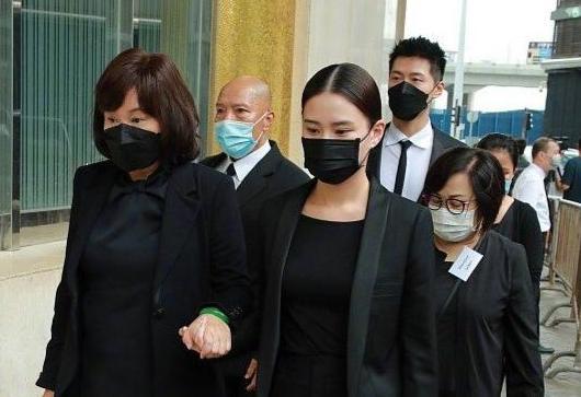 谢贤|赌王葬礼上，谢贤第一到场，明星媳妇奚梦瑶，准女婿窦骁惹注目