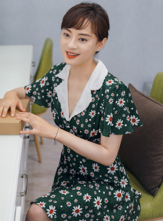 孙俪|孙俪留起长发如“整容”，气质飙升还减龄，邓超改造太成功了