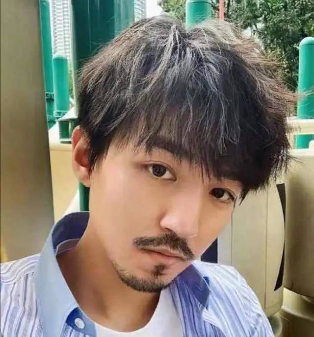 有种颜值叫男星留胡子王俊凯沧桑蔡徐坤邋遢看到肖战一言难尽