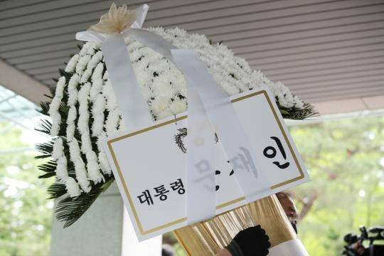 首尔市|首尔市长死后仍陷入性丑闻余波：8万民众反对市葬，遗属将追究名誉损失