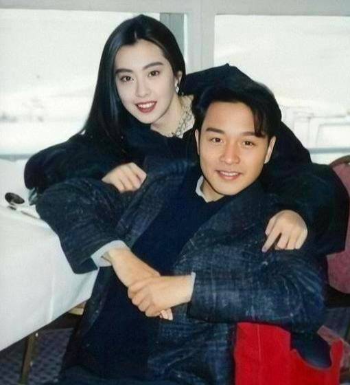 王祖贤|AI修复王祖贤的罕见旧照，美得令人窒息，30年前的衣品现在也不过时