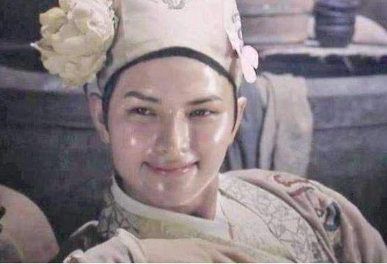 演过"猪"的4个明星,一个比一个呆萌,但最后一个看到就想吐_腾讯新闻