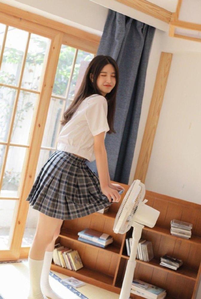 清纯学院风的小姐姐学院风穿搭阐释青春活力