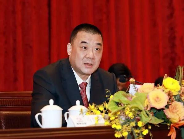 女儿马嘉霖,比弟弟大4岁,生于1993年,曾出任博益投资的主管,也未在