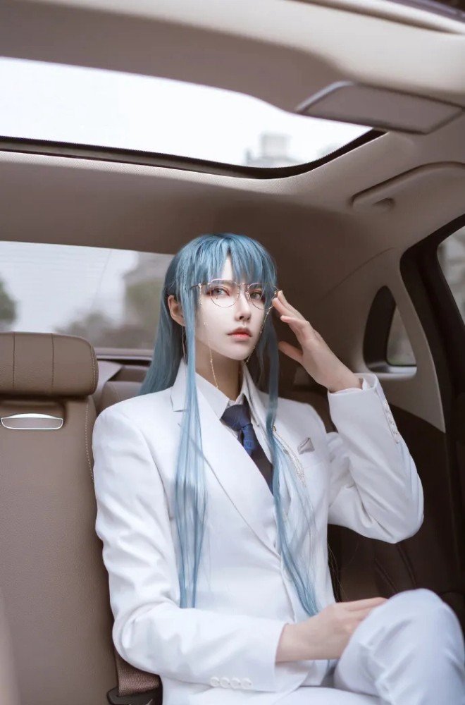 小姐姐cos不健全关系滕瑞雨帅到我眼睛无法离开侧颜绝了