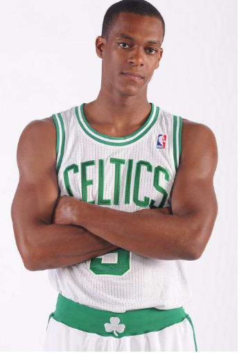 停赛期间球星在干嘛?隆多把自己锻炼成筋肉人,他看上去像21岁