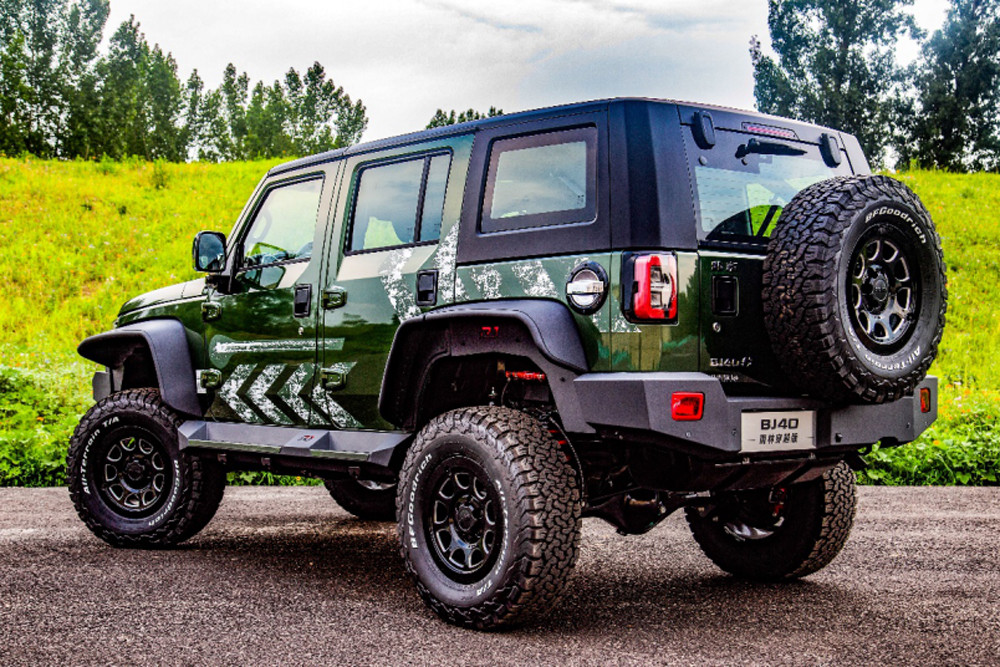 bj40雨林穿越版正式上市,售价26.99万 配备15项原厂改装升级
