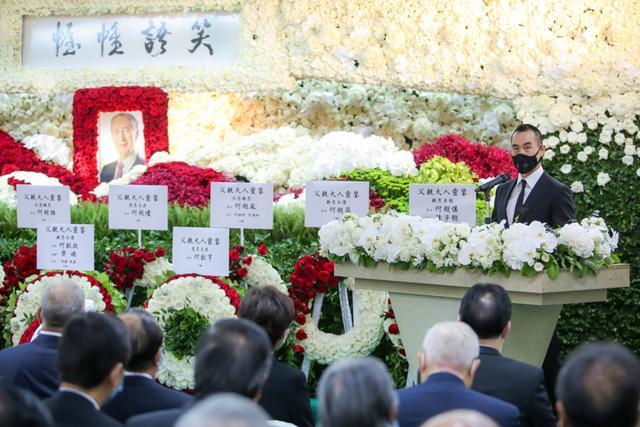 何超琼|赌王出殡现场，四名儿子整齐同框，家族排位曝光何超琼处一排末端
