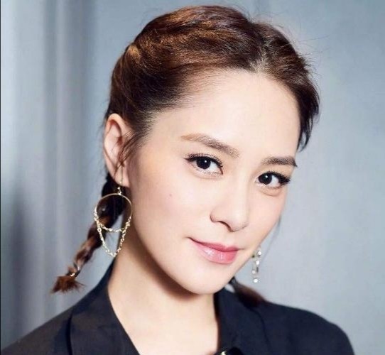 钟欣潼|婚内没买过新衣服，离婚半年就花830万，还是阿娇妈妈看人准