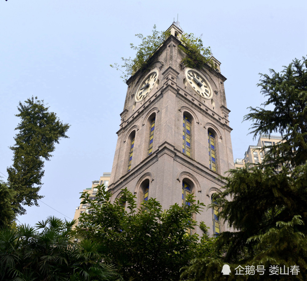 钟鼓楼是四川省泸州市标志性建筑,也是泸州现存唯一完整的古建筑物