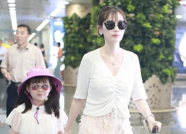 马蓉|马蓉否认反对王宝强再婚，暗讽他和冯清的恋情是“臭鱼找烂虾”