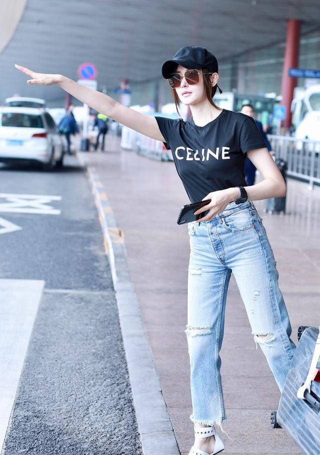 张天爱气质太好了吧,t恤配头纱这么"特",都能穿的这么美