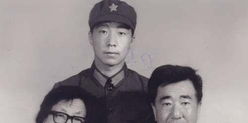 杨利伟|航天英雄杨利伟，受万人敬仰的背后，是他女儿的早逝和妻子的离职
