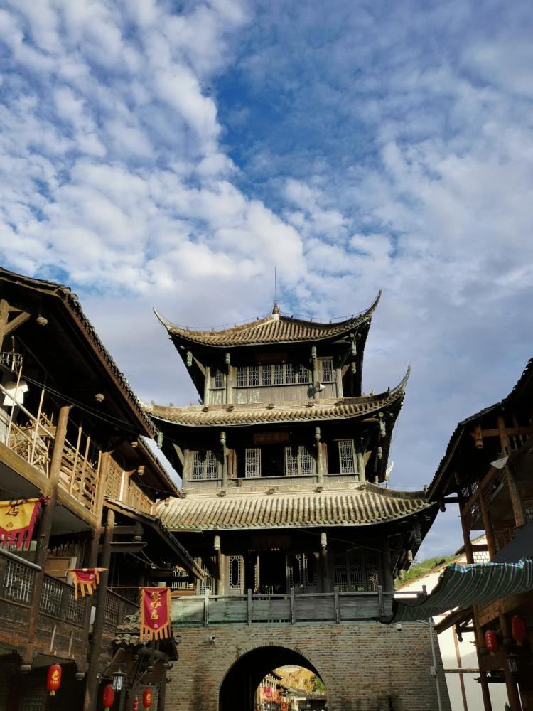 青溪古镇素有"川北门户,西蜀咽喉"之称,是古南方丝绸之路一个重要驿站